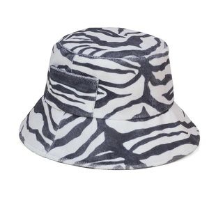 Lack of Color Wave Bucket Hat in Zebra SIZE: S/M